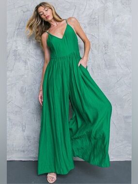 Flying Tomato wide leg vibrant green jumpsuit size M